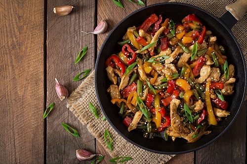 Stir fry chicken, sweet peppers and green beans